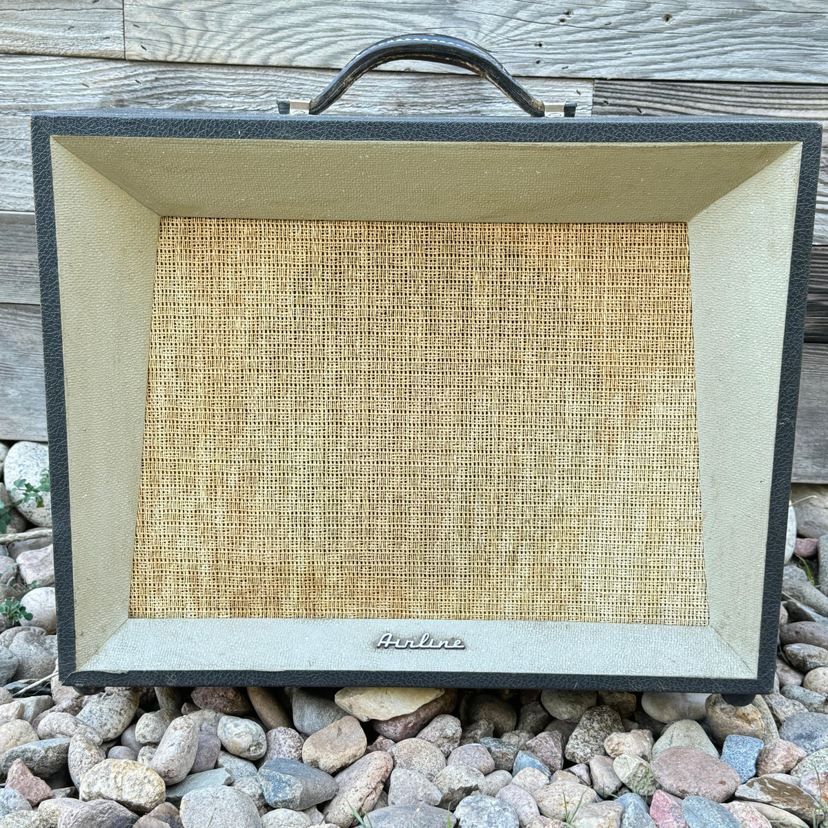 Airline 9003 Vintage Guitar Tube Amp by Dan Electro - 1960&#39;s