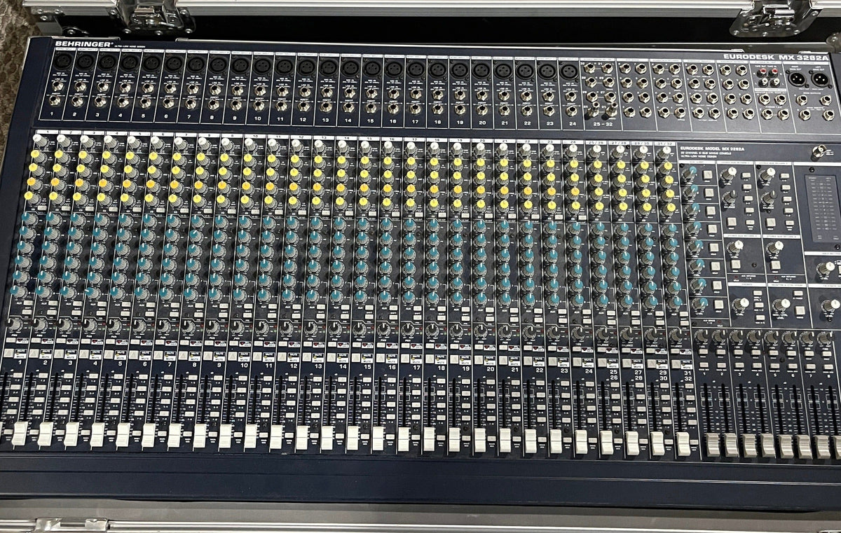 Behringer Eurodesk MX3282A 32-Channel 8-Bus Mixer