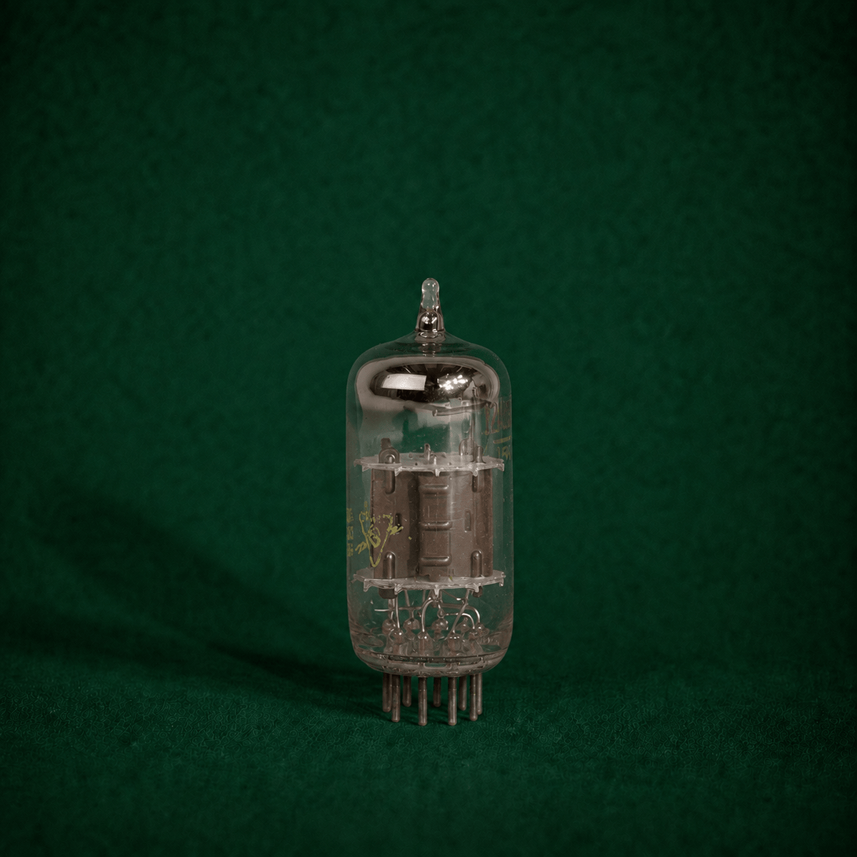 Sylvania 12AU7 BLACK SHORT PLATE