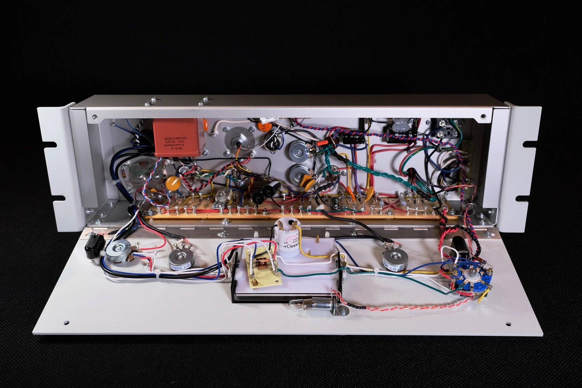 VA2A - White (LA-2A Leveling Amplifier) - Fuzz Audio